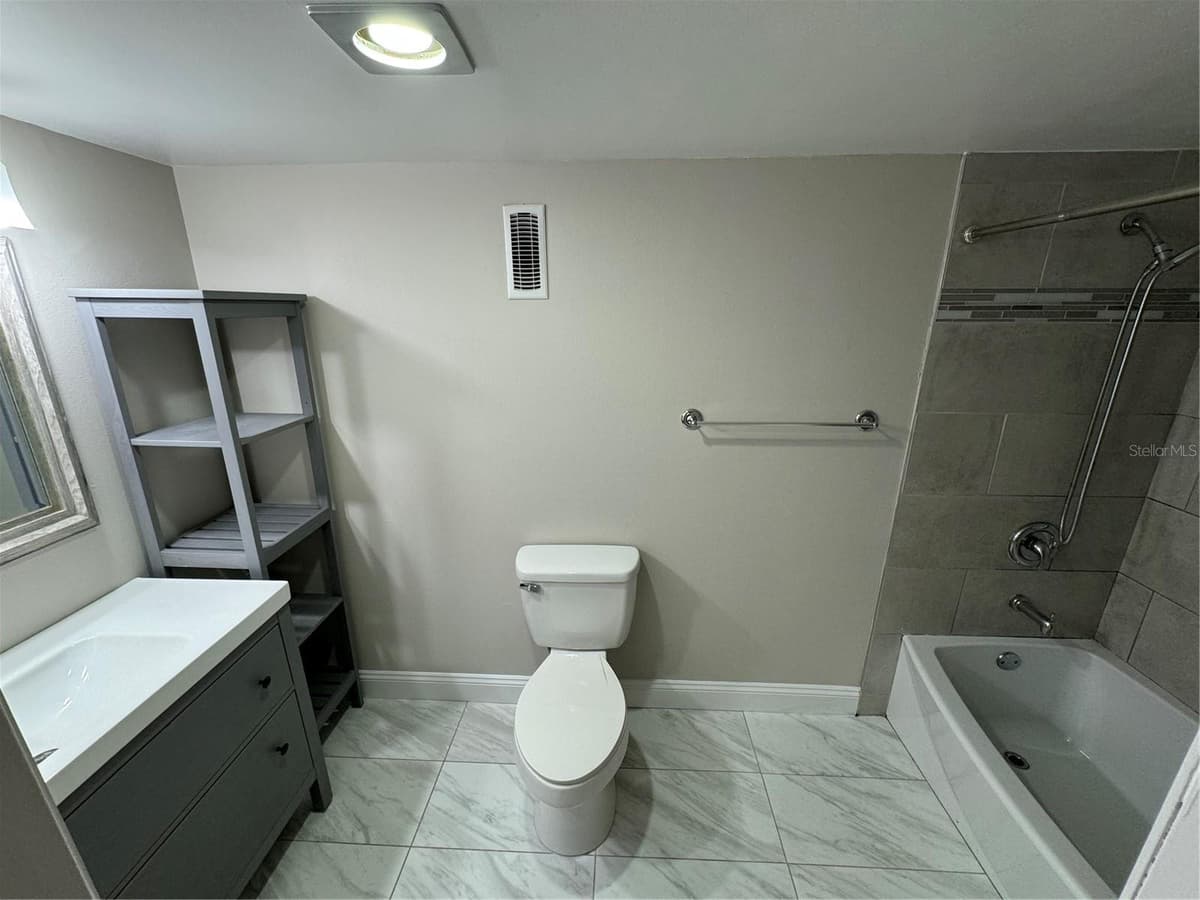 6003 VILLAGE CIRCLE — photo 19 of 42