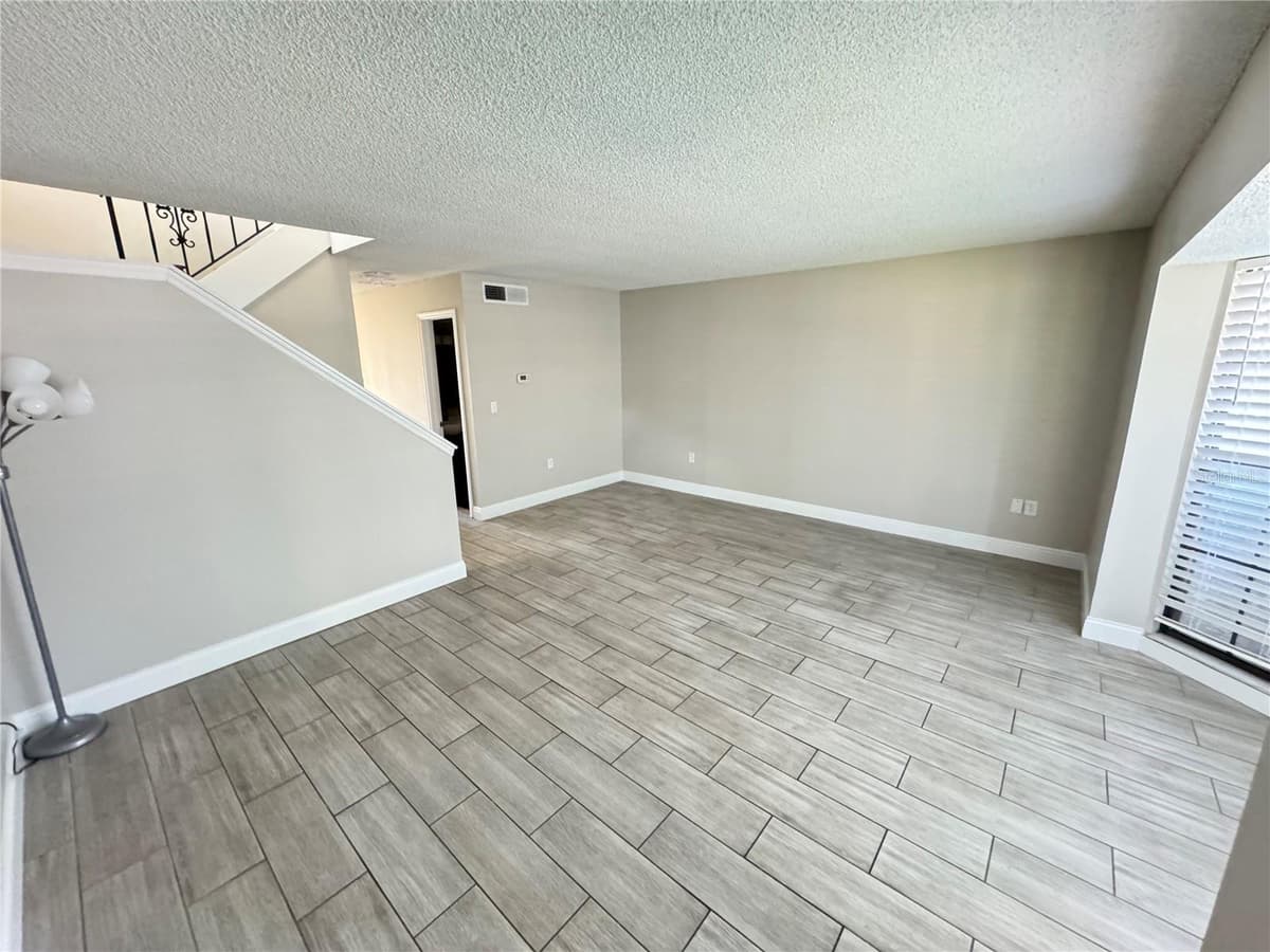 6003 VILLAGE CIRCLE — photo 3 of 42