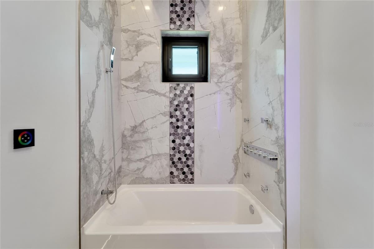 6540 SIMONE SHORES CIRCLE — photo 49 of 85