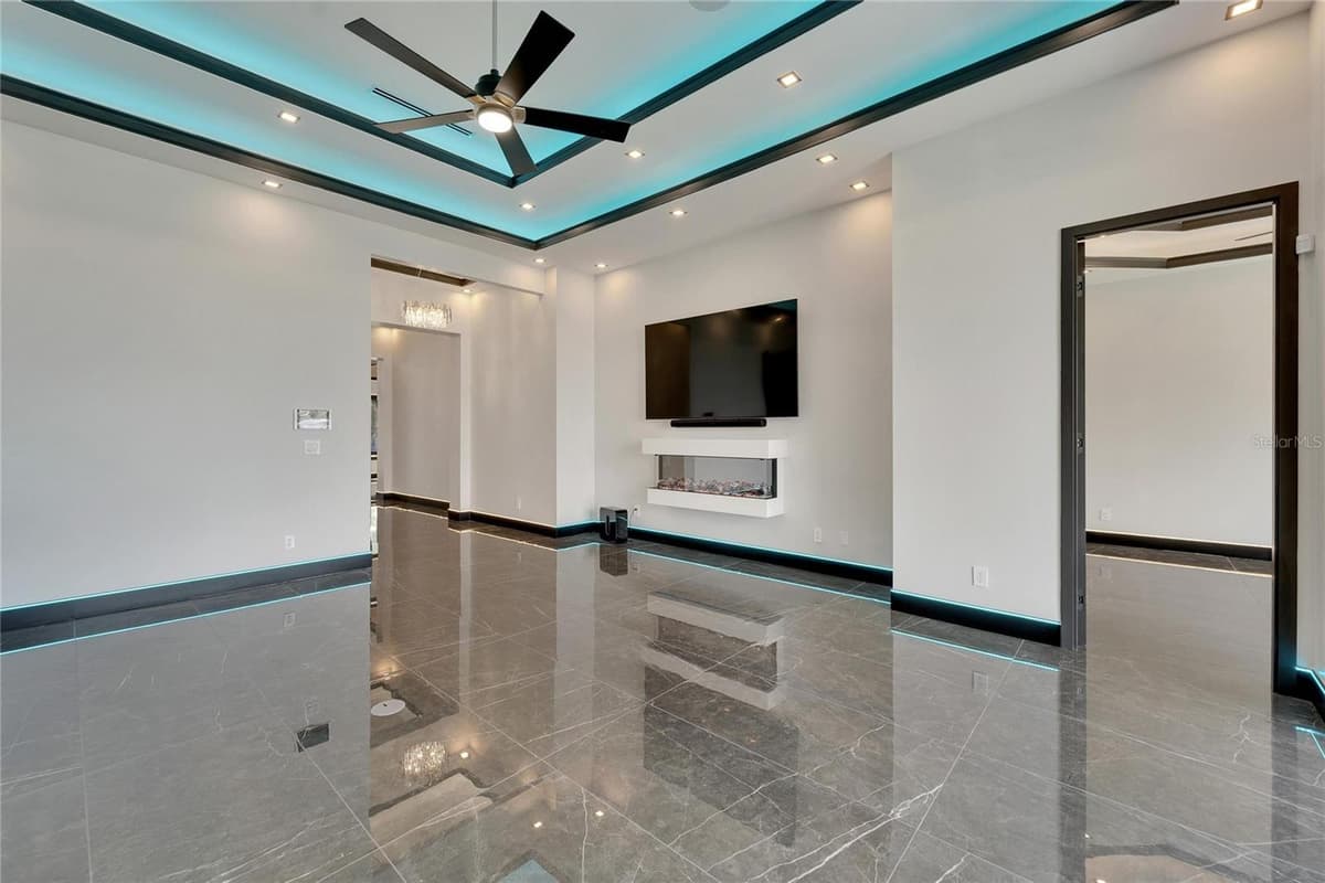 6540 SIMONE SHORES CIRCLE — photo 14 of 85