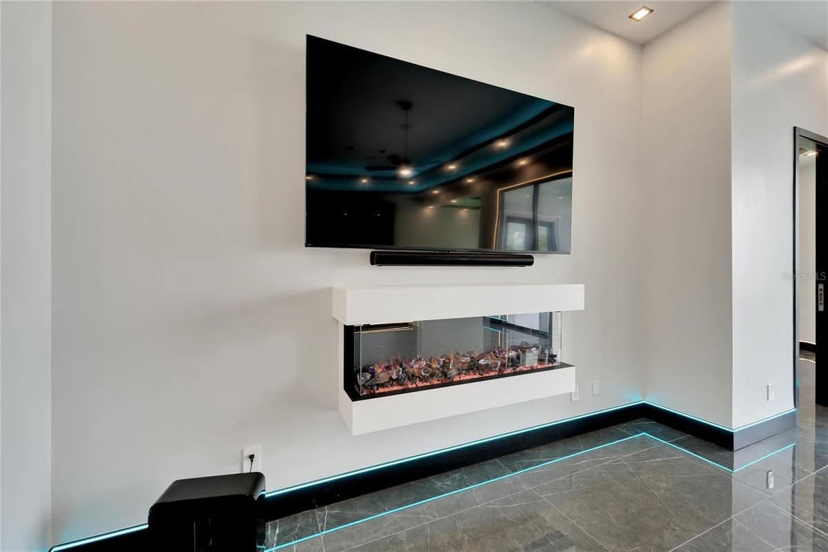 6540 SIMONE SHORES CIRCLE — photo 15 of 85