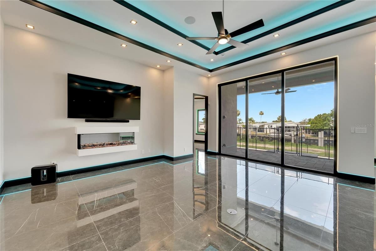 6540 SIMONE SHORES CIRCLE — photo 12 of 85