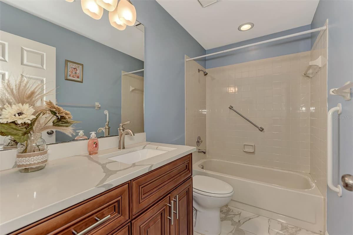570 FOXWOOD BOULEVARD — photo 38 of 78