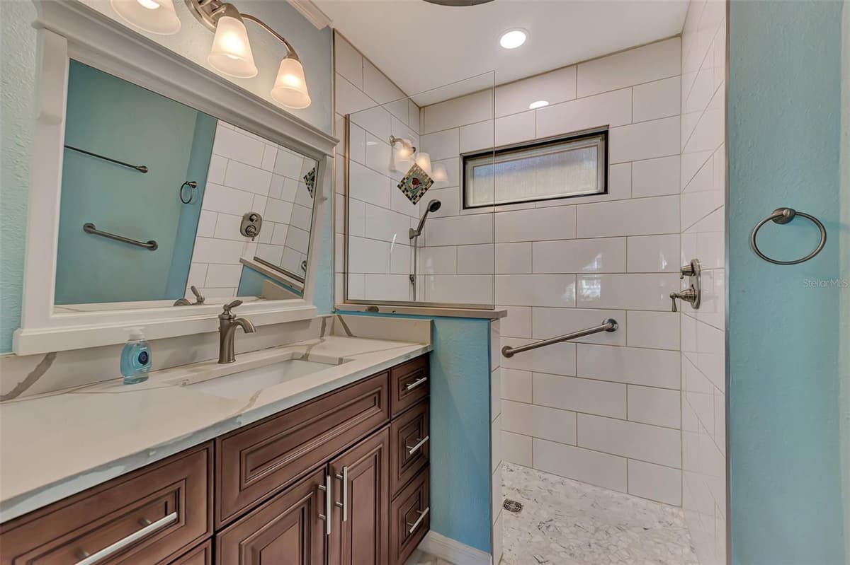 570 FOXWOOD BOULEVARD — photo 35 of 78