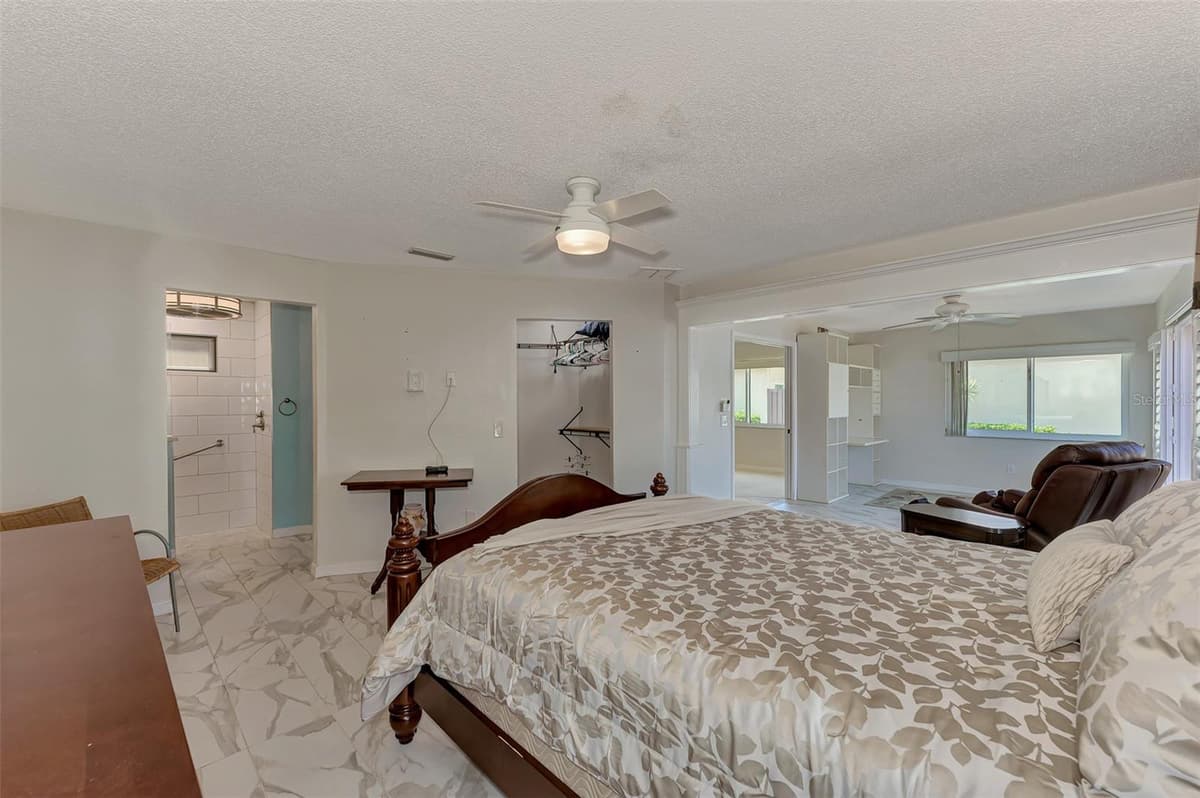 570 FOXWOOD BOULEVARD — photo 34 of 78