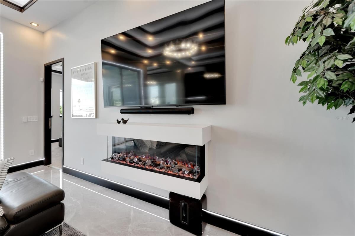 6542 SIMONE SHORES CIRCLE — photo 12 of 75
