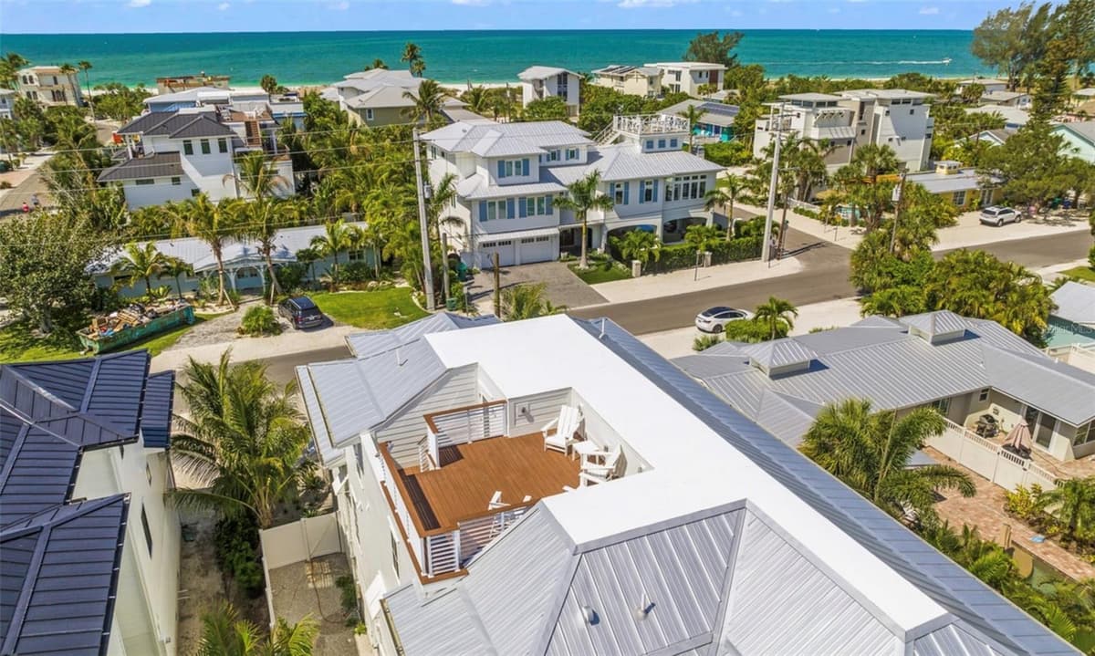 404 NORTH SHORE DR — photo 4 of 32