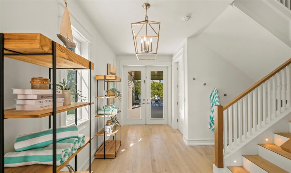 404 NORTH SHORE DR — photo 15 of 32