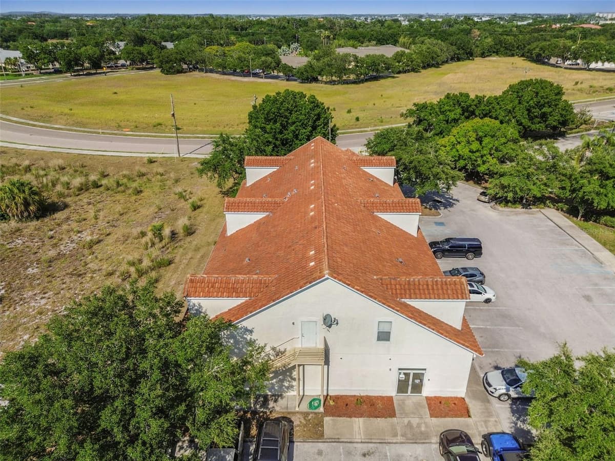 772 CORTARO DRIVE — photo 80 of 88