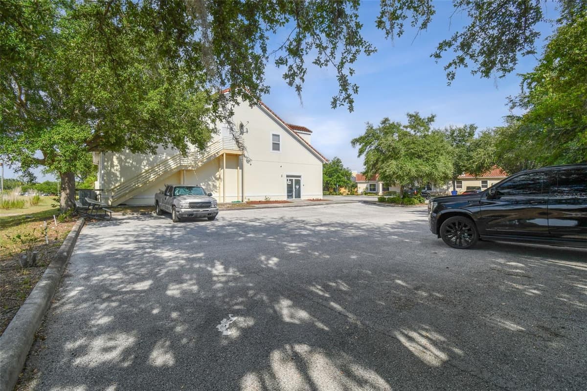 772 CORTARO DRIVE — photo 15 of 88