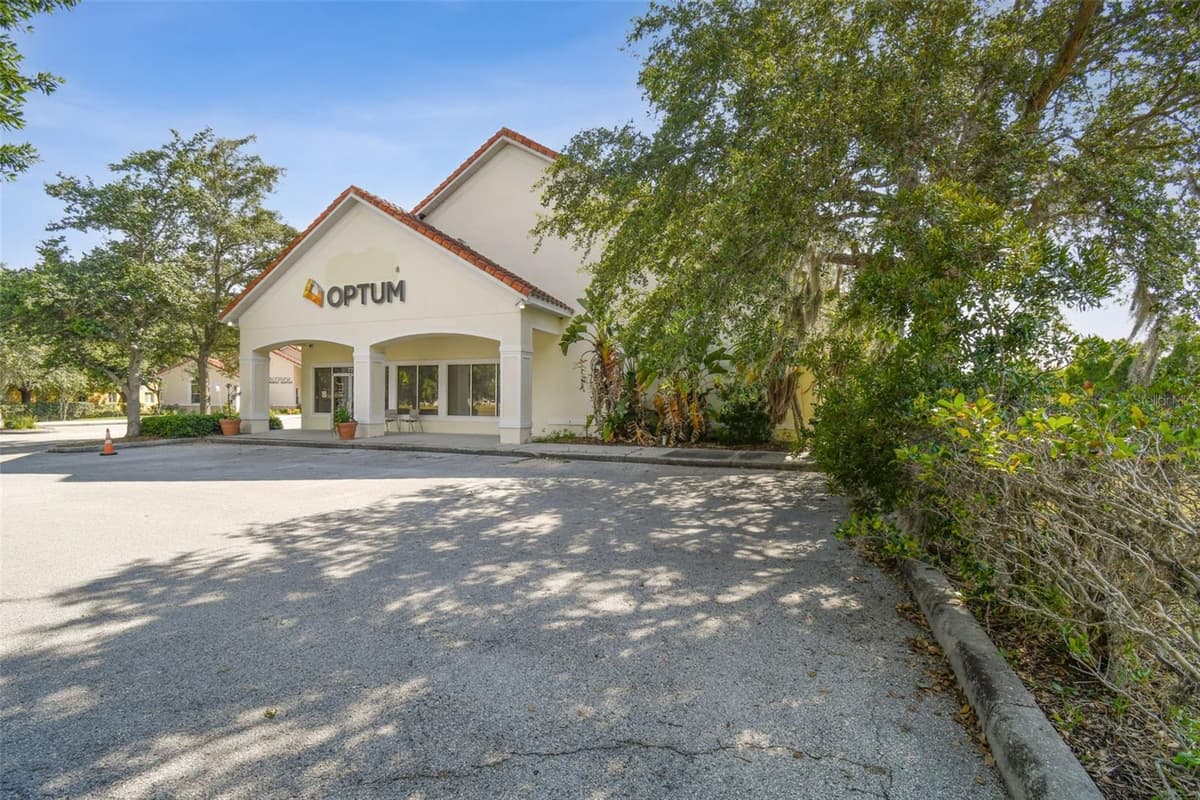 772 CORTARO DRIVE — photo 4 of 88