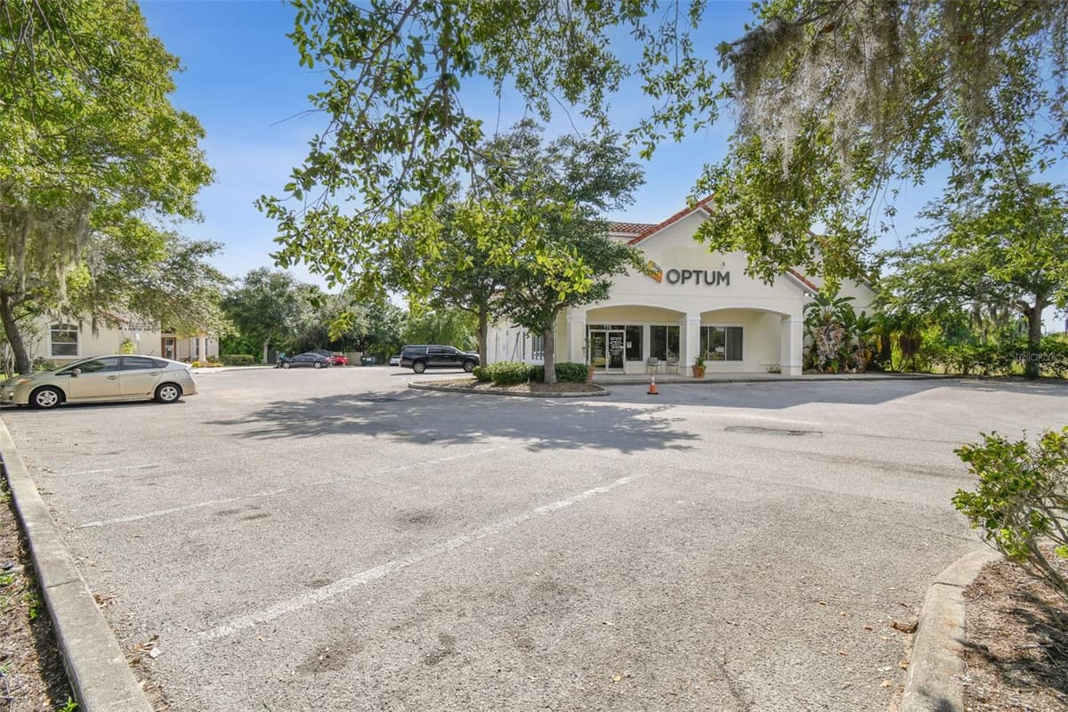 772 CORTARO DRIVE — photo 9 of 88