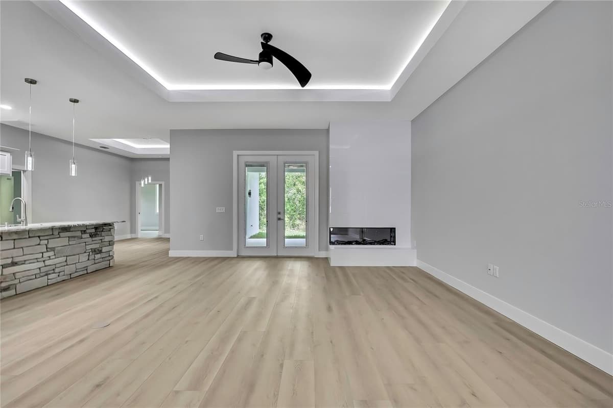 8 HIBISCUS COURT — photo 10 of 51