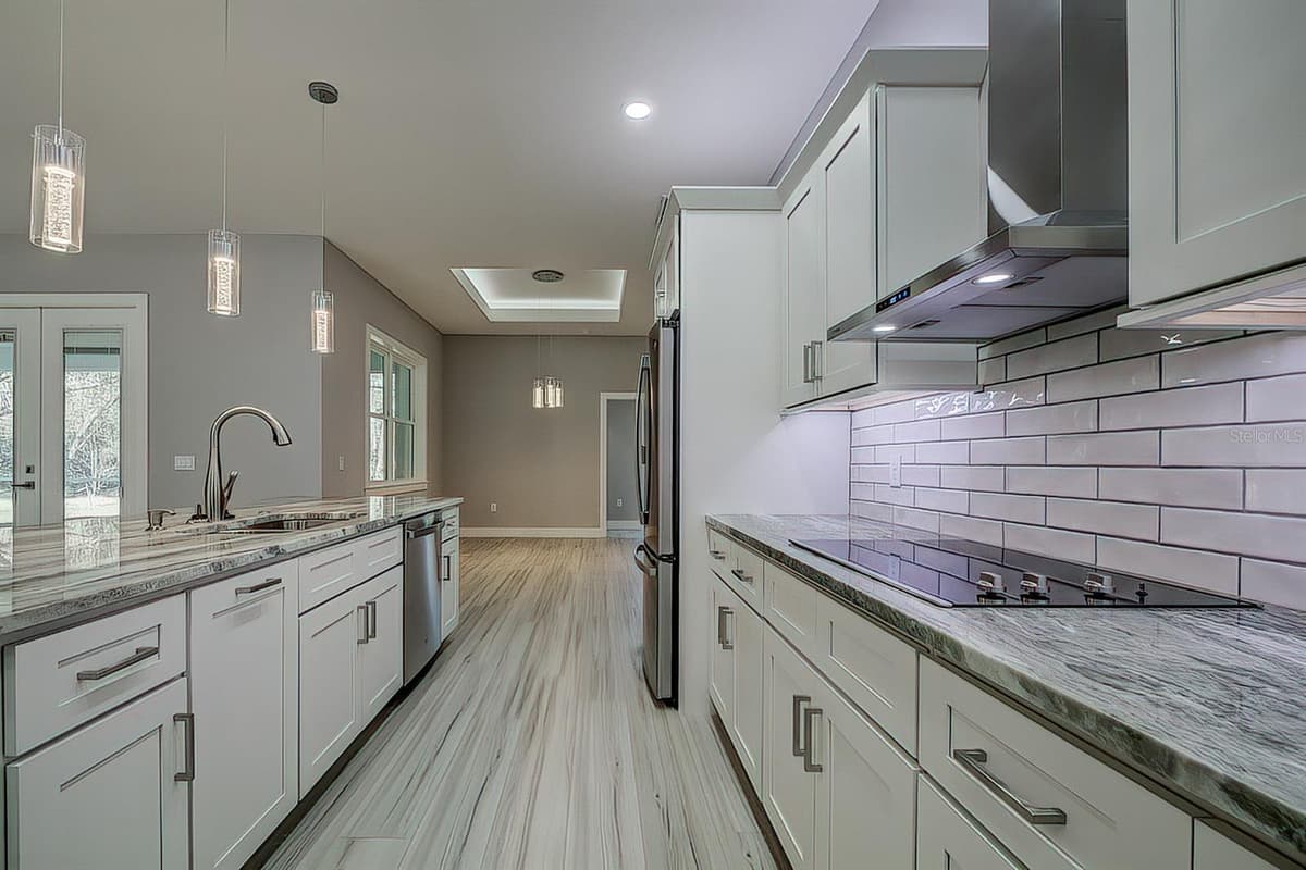 8 HIBISCUS COURT — photo 19 of 51