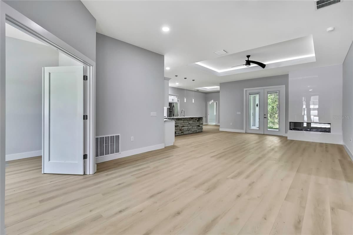 8 HIBISCUS COURT — photo 13 of 51