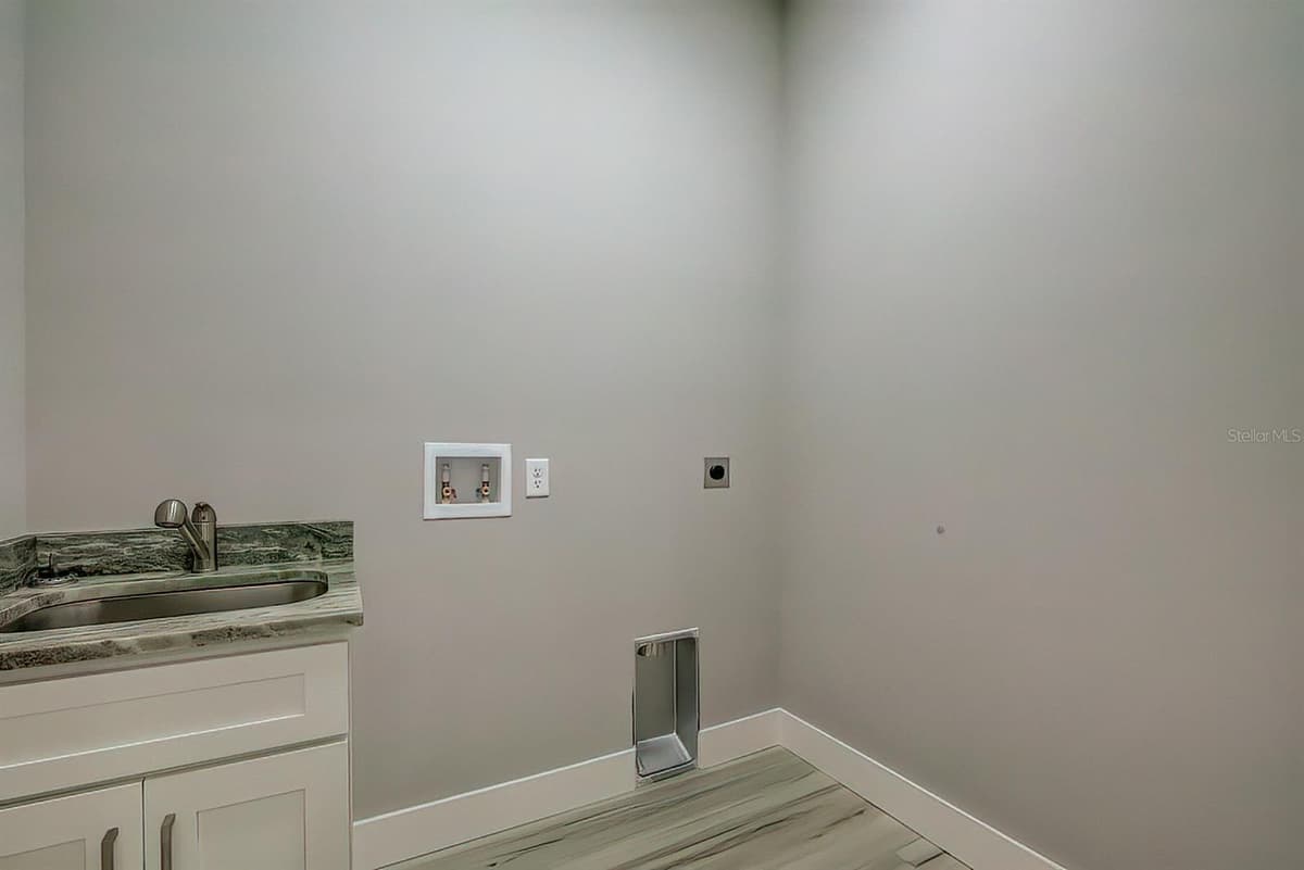 8 HIBISCUS COURT — photo 46 of 51