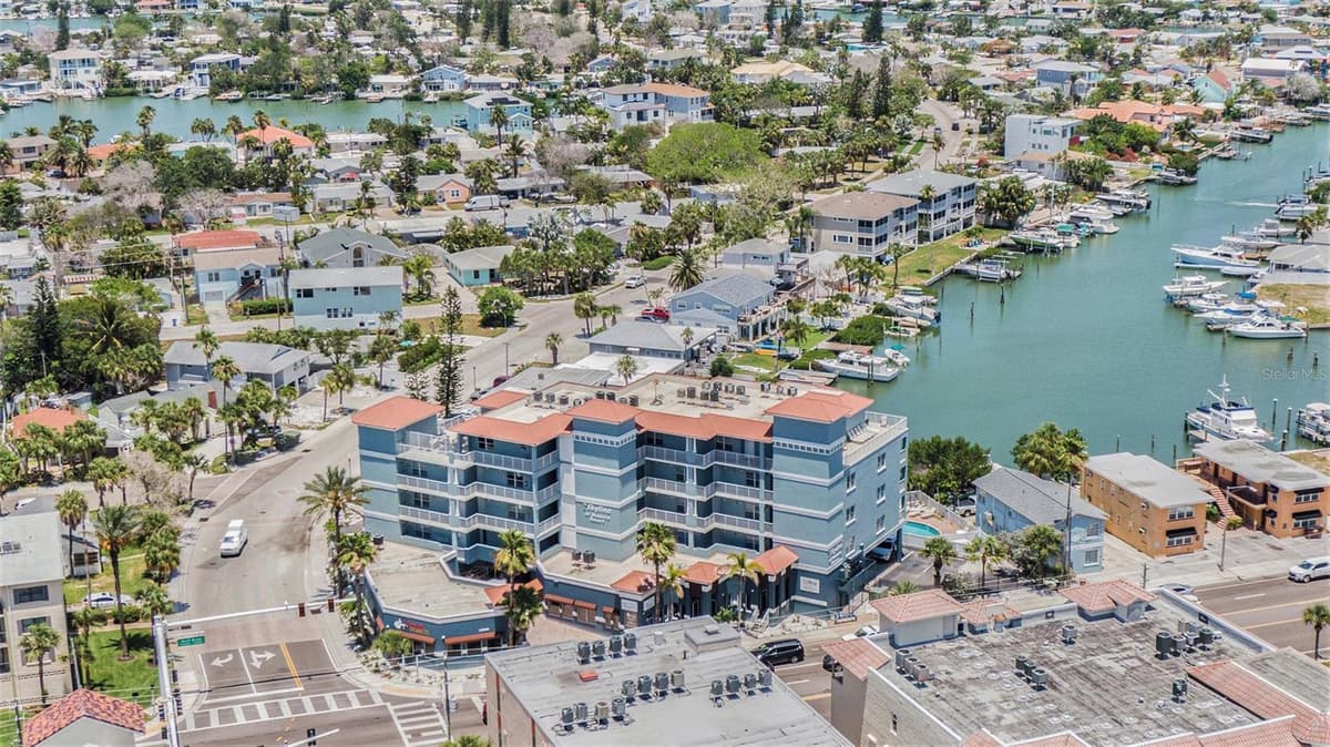 13999 GULF BOULEVARD — photo 33 of 35