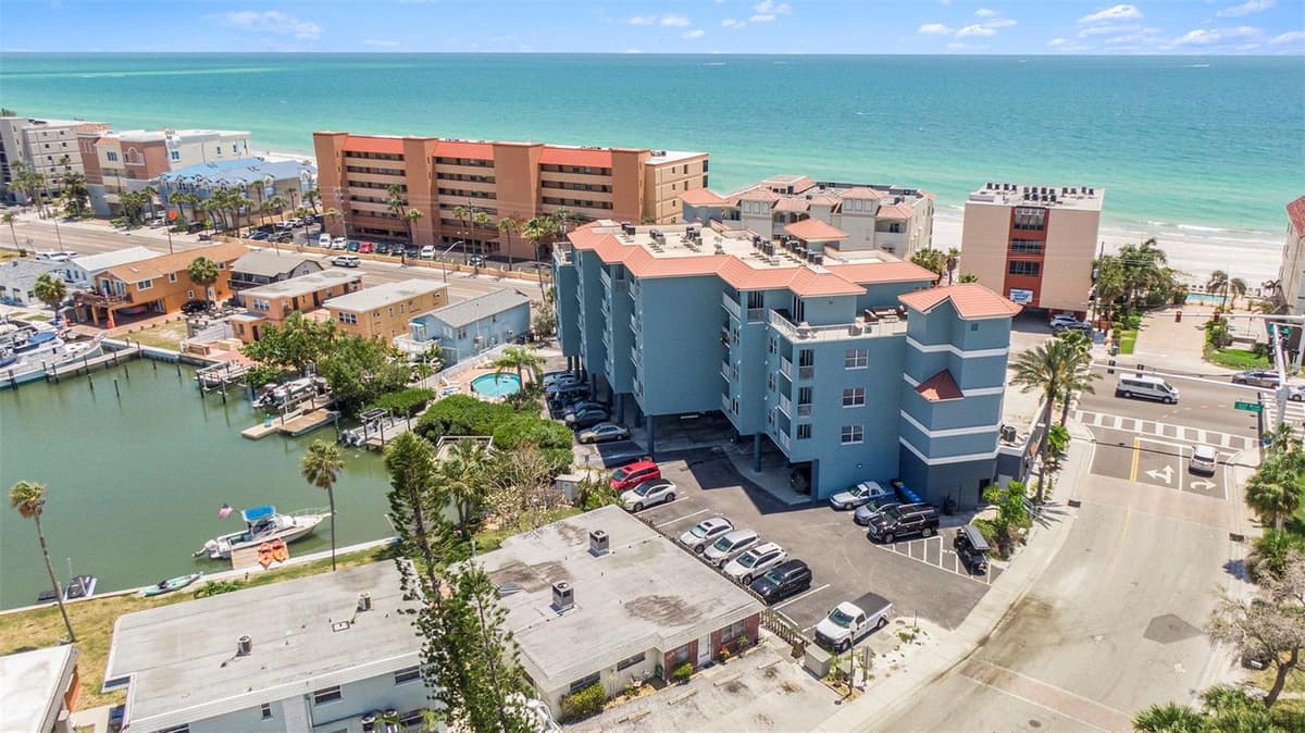 13999 GULF BOULEVARD — photo 5 of 35