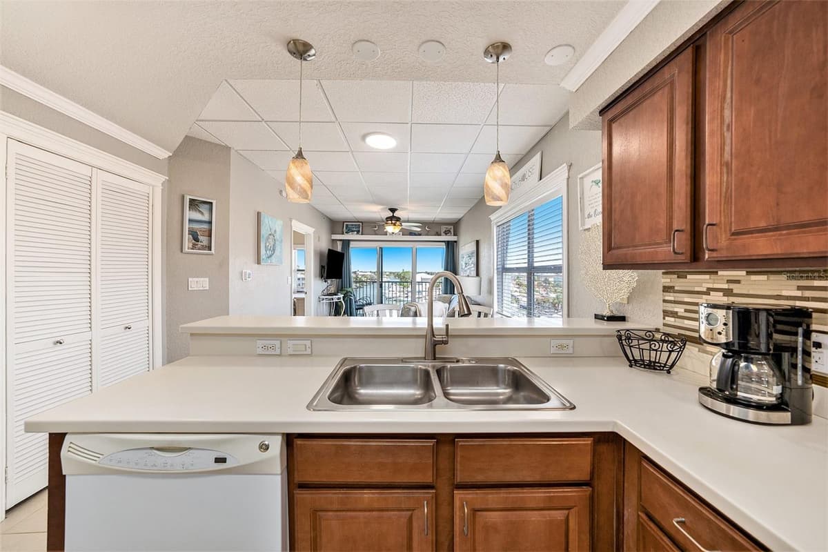 13999 GULF BOULEVARD — photo 14 of 35