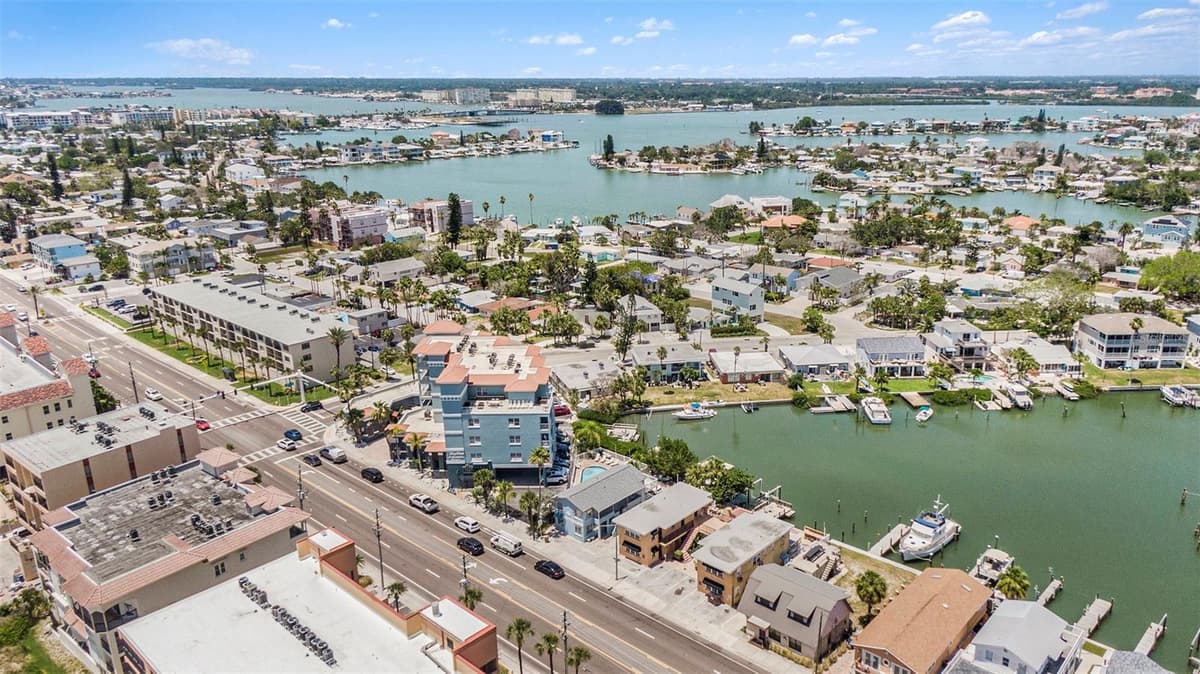 13999 GULF BOULEVARD — photo 31 of 35