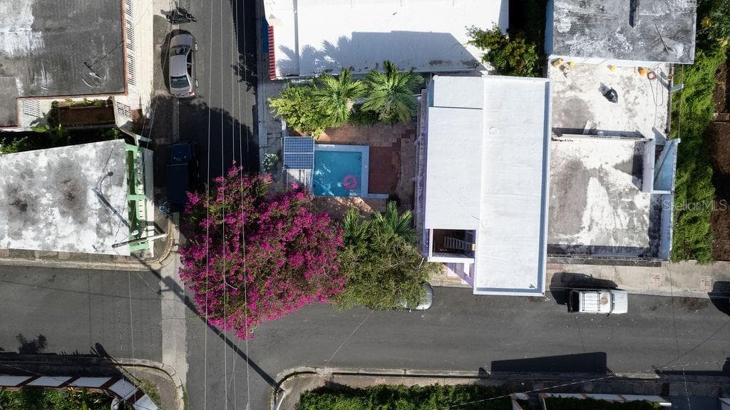 393 CALLE JOSE SUEIRO — photo 4 of 32
