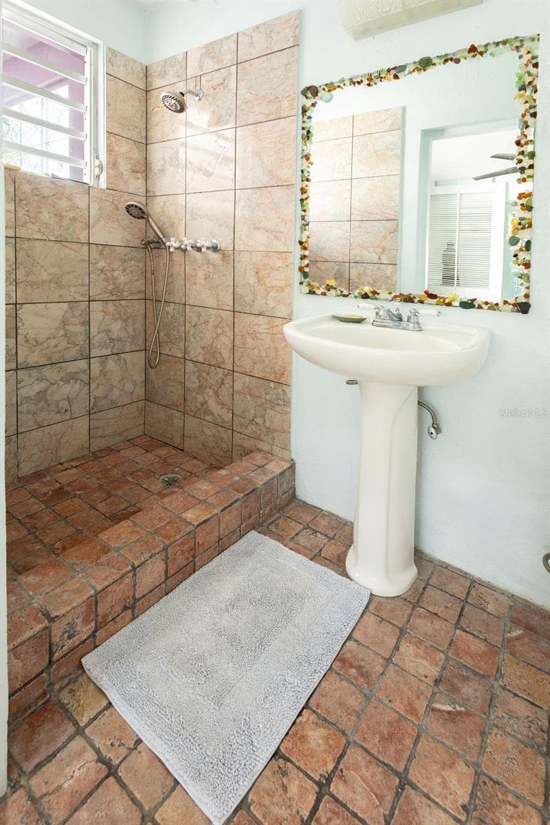 393 CALLE JOSE SUEIRO — photo 22 of 32