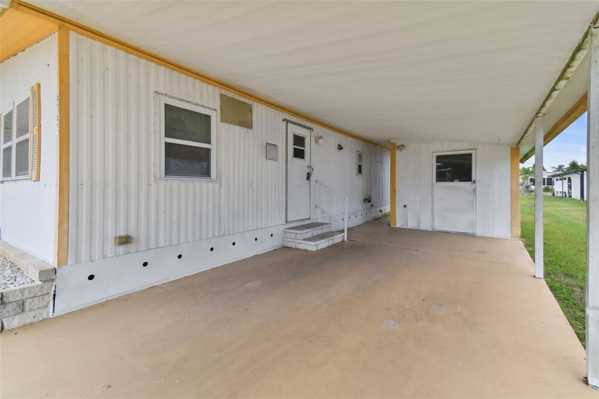 5353 COMANCHE STREET — photo 5 of 61