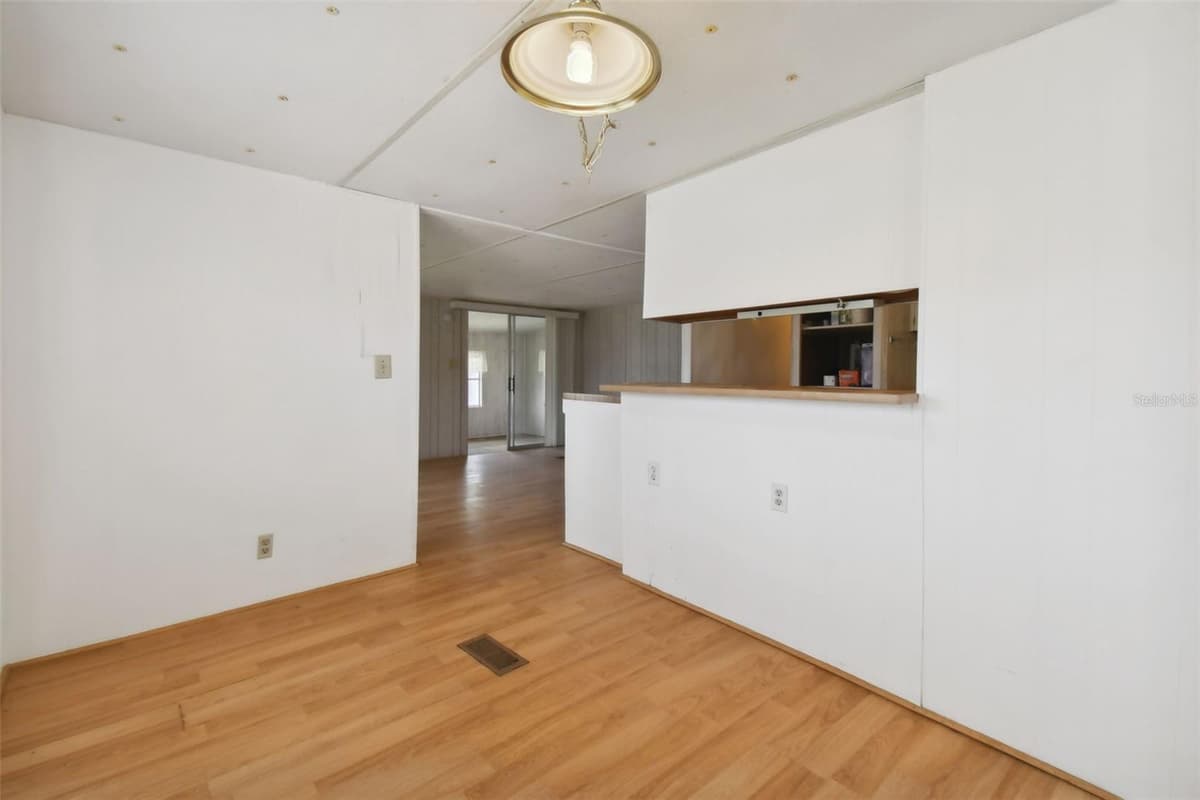 5353 COMANCHE STREET — photo 12 of 61