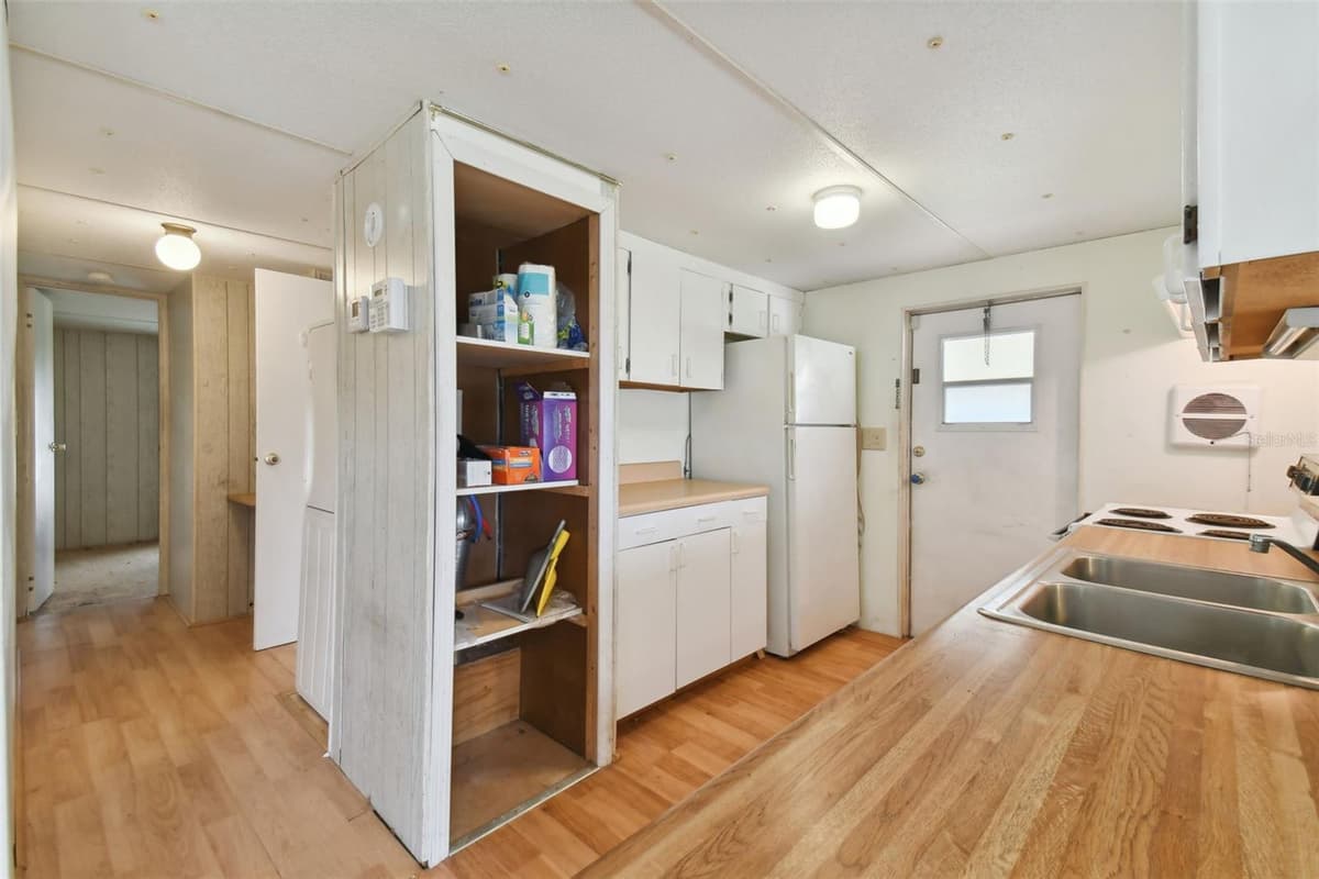 5353 COMANCHE STREET — photo 10 of 61