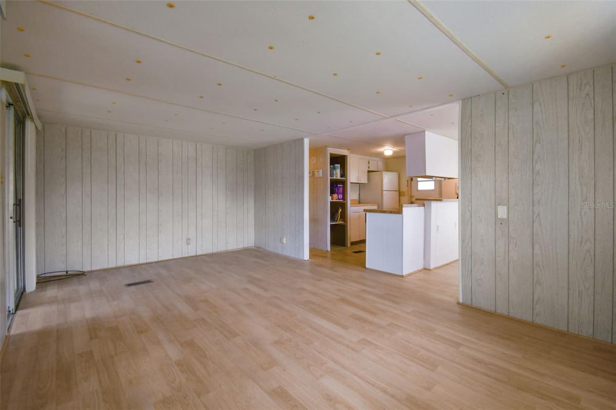 5353 COMANCHE STREET — photo 14 of 61