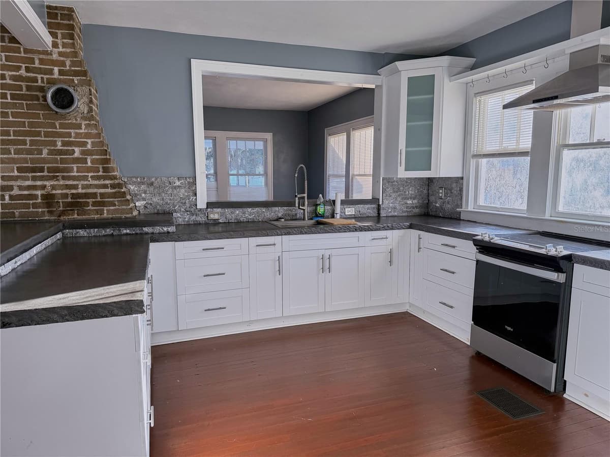 510 TIGHE AVENUE — photo 18 of 48