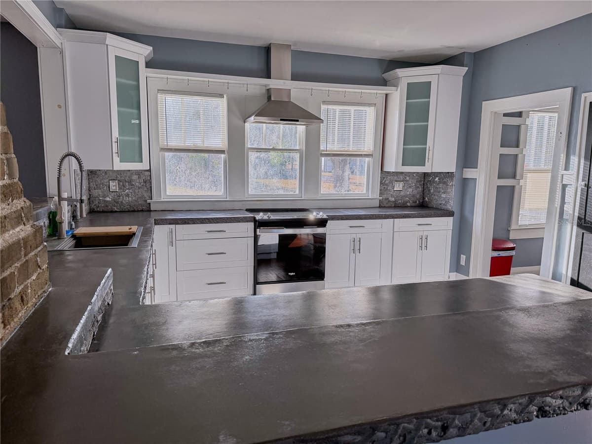 510 TIGHE AVENUE — photo 17 of 48
