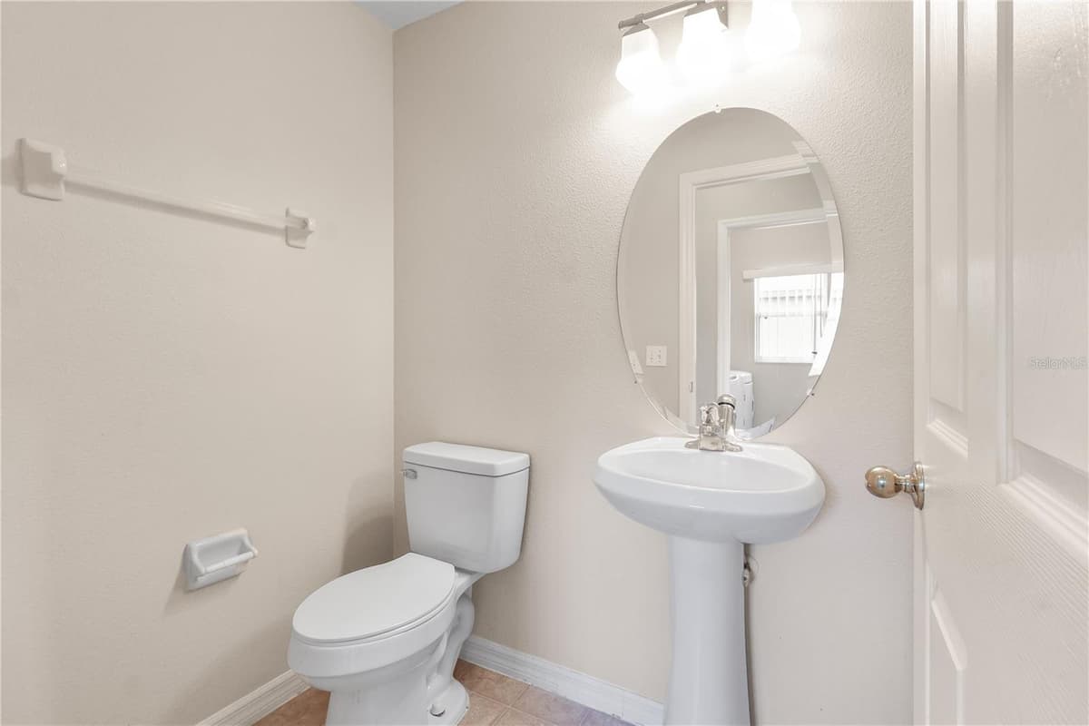 196 ATHABASCA DRIVE — photo 11 of 29