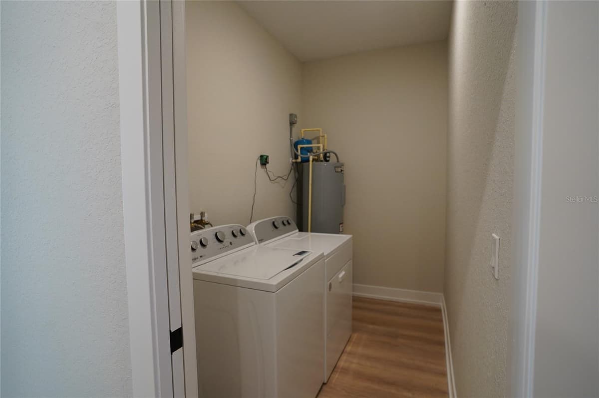 12030 TETZEL AVENUE — photo 24 of 59