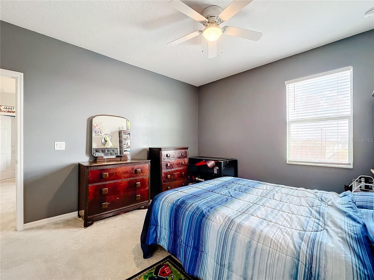 172 SEVILLE DRIVE — photo 42 of 47