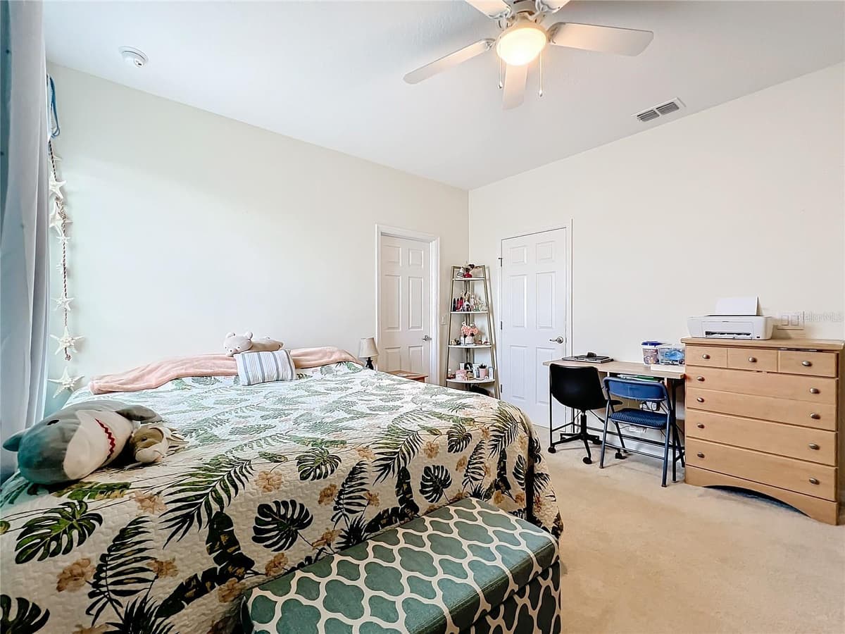 172 SEVILLE DRIVE — photo 33 of 47
