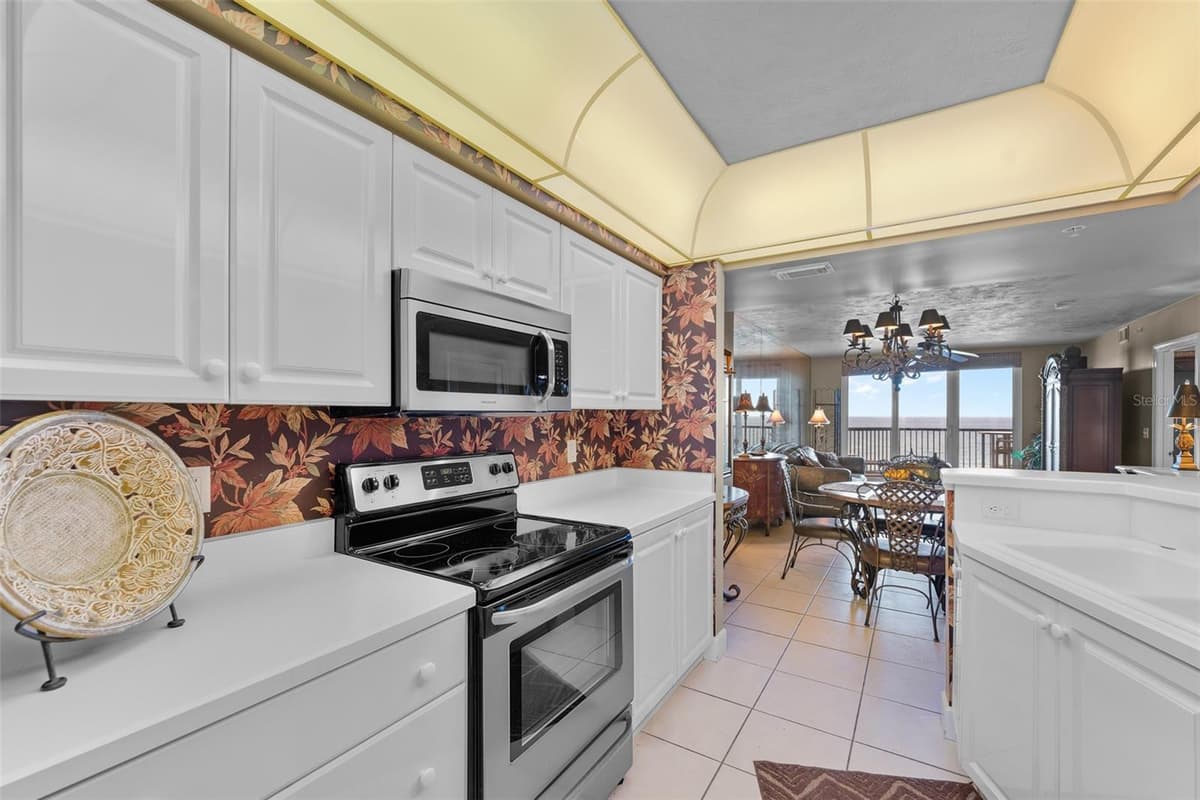 3425 ATLANTIC AVENUE — photo 10 of 60