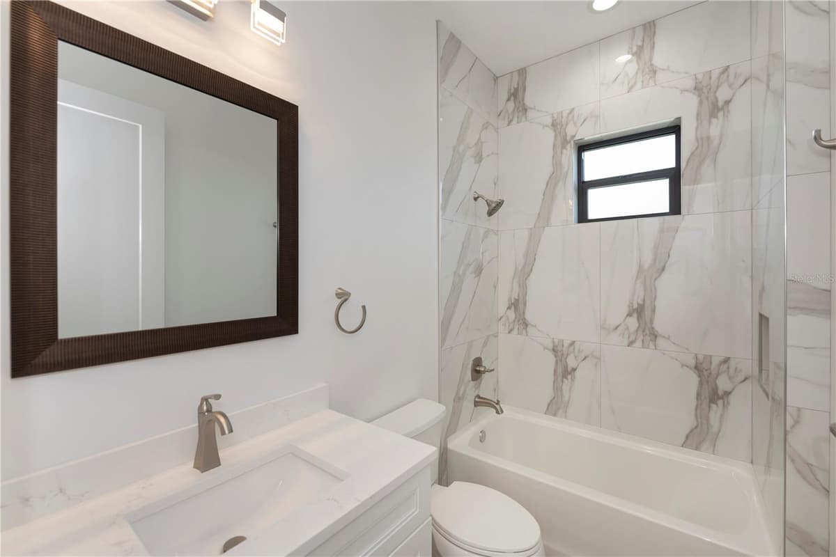 11 PINEHURST COURT — photo 37 of 54
