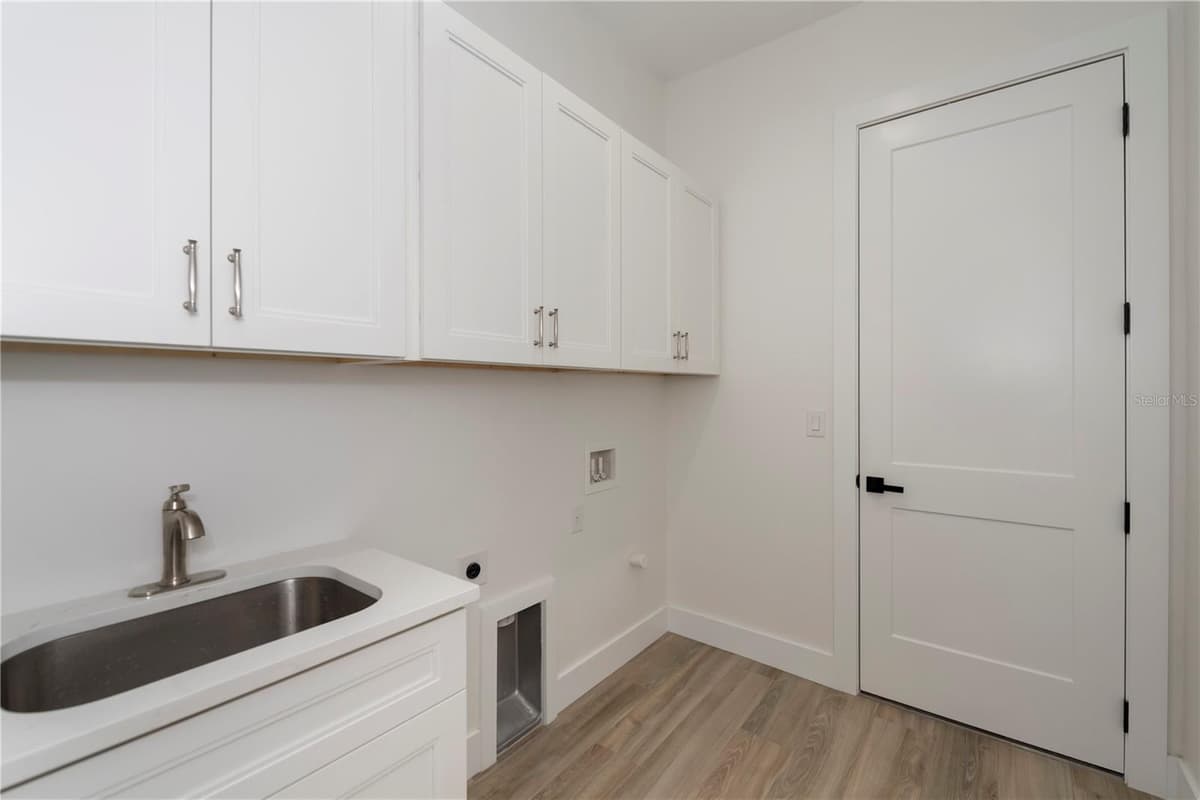 11 PINEHURST COURT — photo 26 of 54