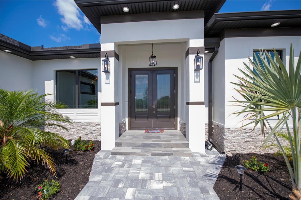 11 PINEHURST COURT — photo 2 of 54