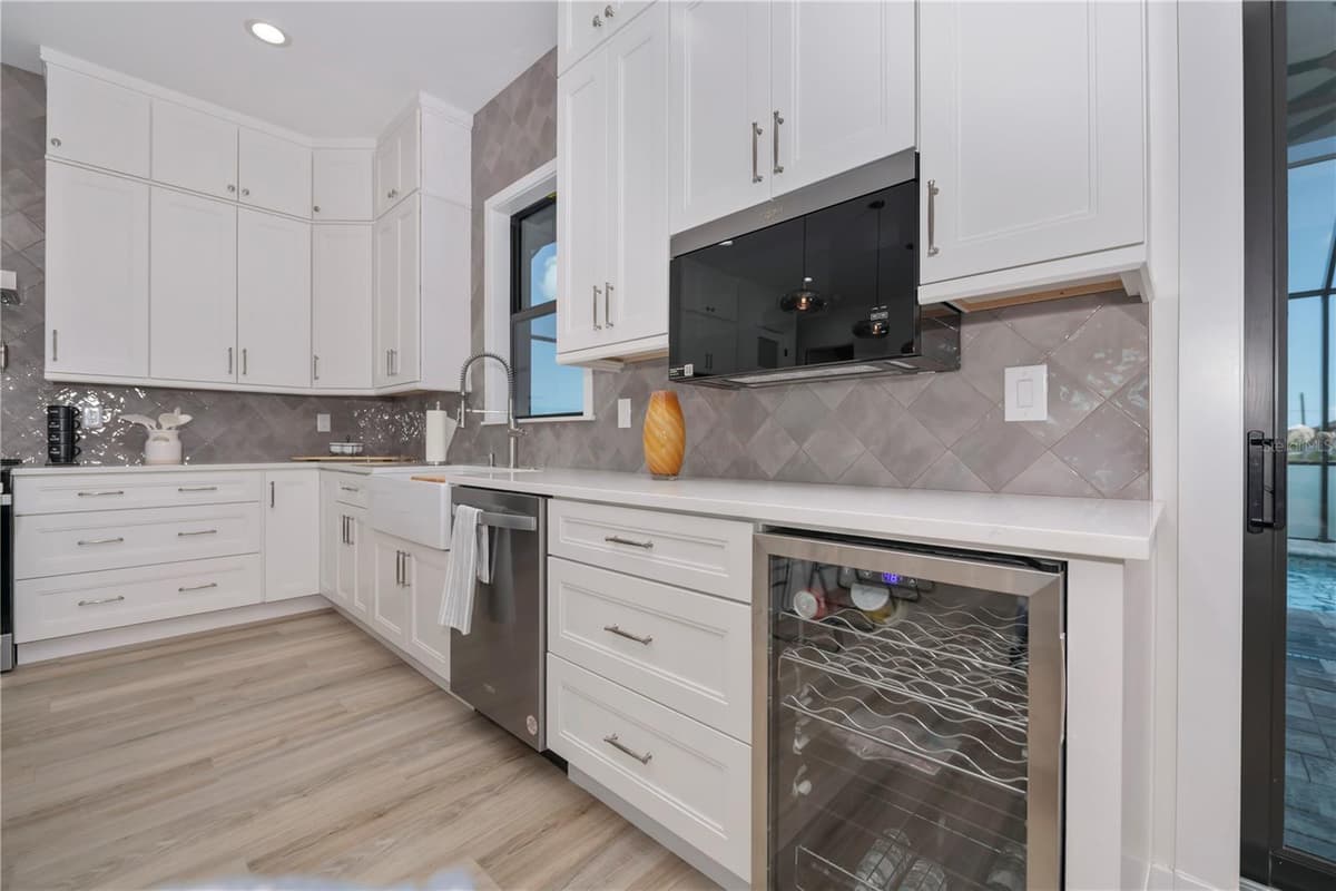 11 PINEHURST COURT — photo 20 of 54