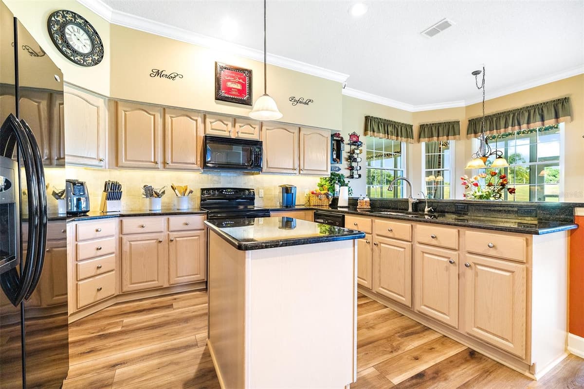 7042 MONTREAL DRIVE — photo 9 of 43