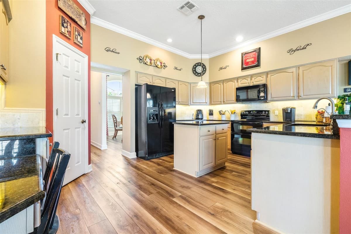 7042 MONTREAL DRIVE — photo 11 of 43