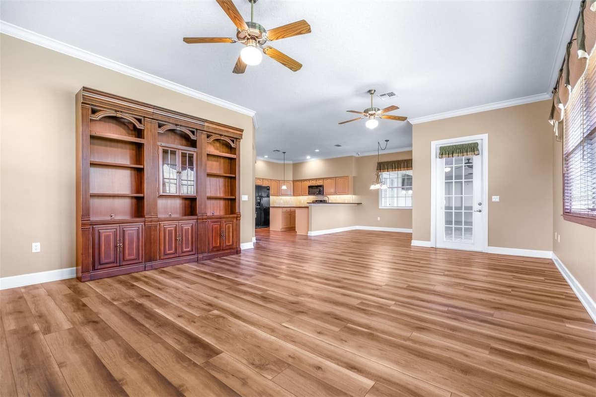 7042 MONTREAL DRIVE — photo 13 of 43