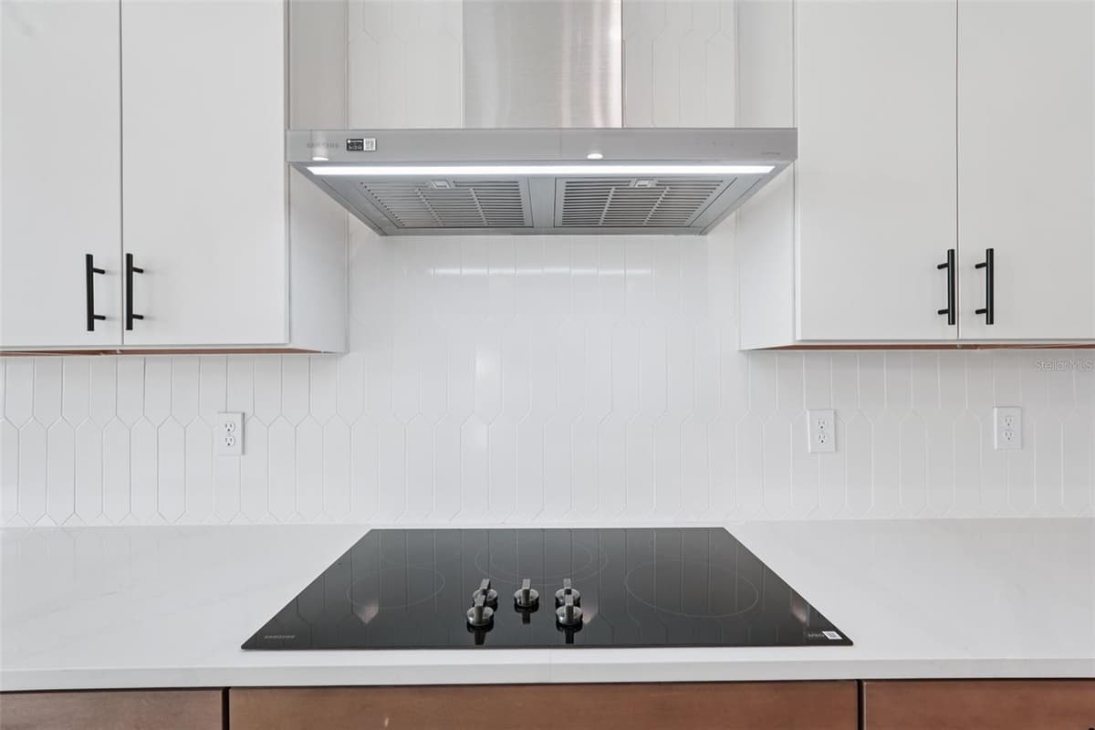 8320 GOLDEN BEACH COURT — photo 16 of 40