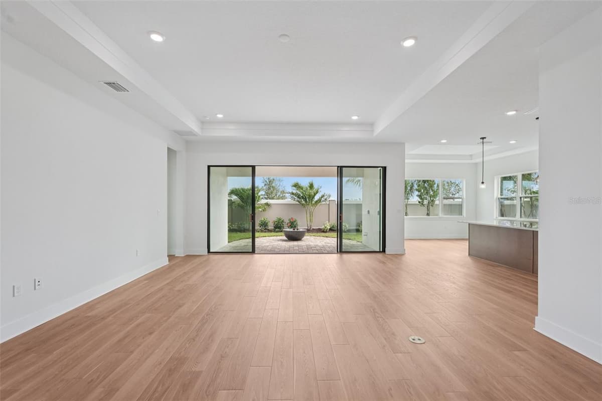 8320 GOLDEN BEACH COURT — photo 10 of 40
