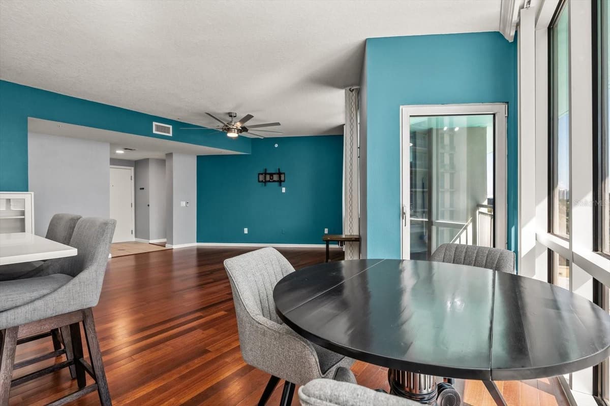322 CENTRAL BOULEVARD — photo 11 of 40