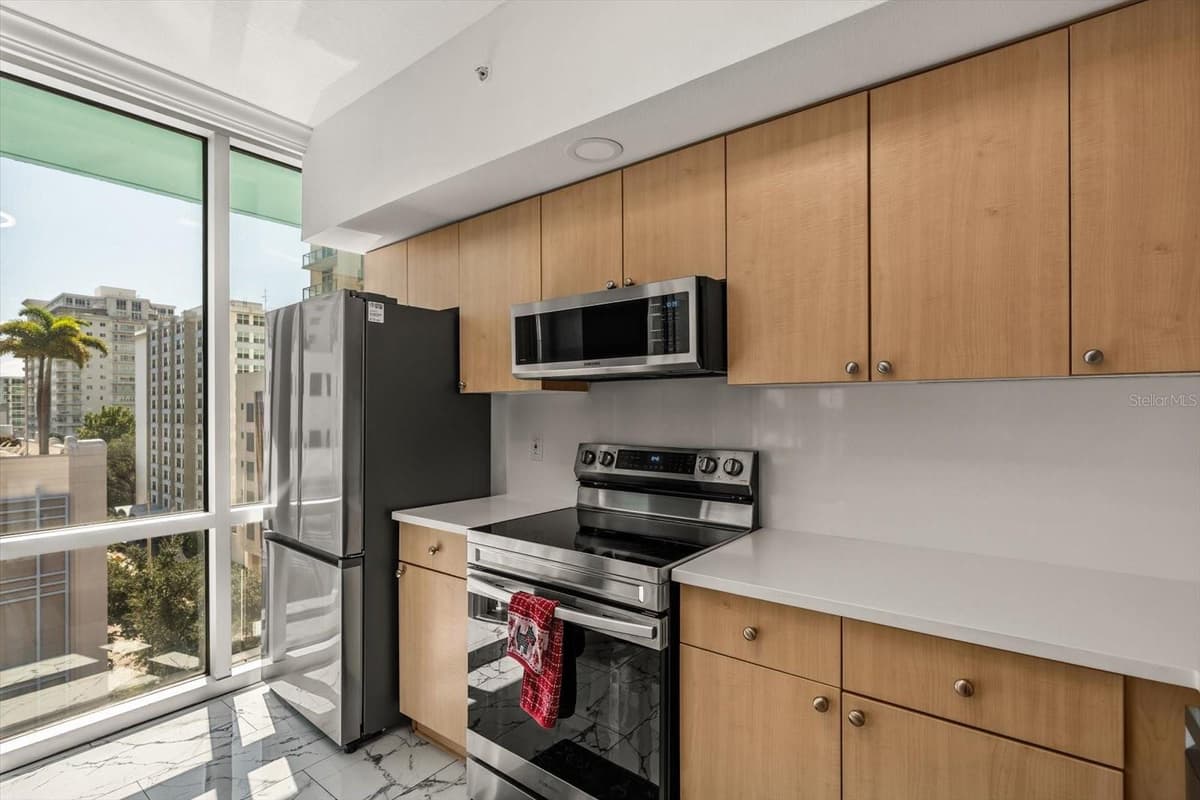 322 CENTRAL BOULEVARD — photo 8 of 40