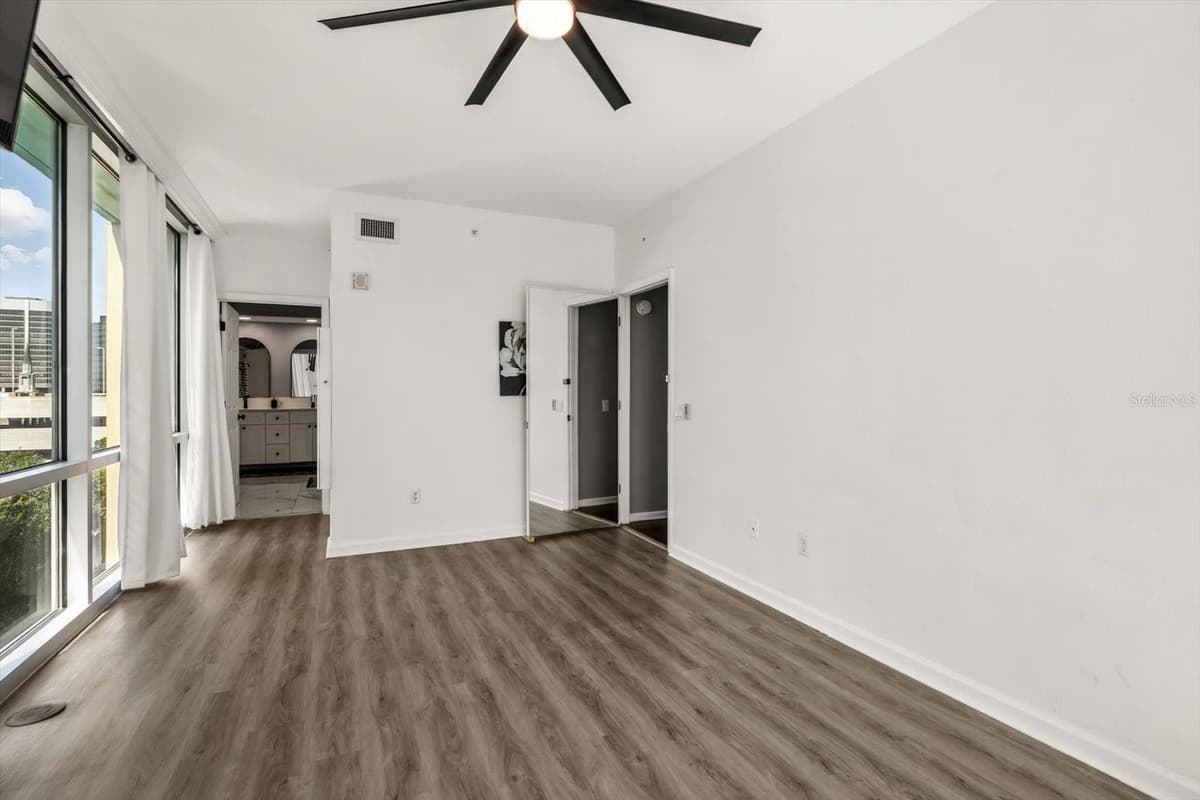322 CENTRAL BOULEVARD — photo 3 of 40