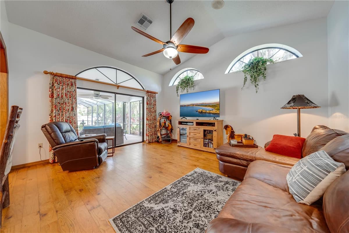 4450 KAISER AVE — photo 13 of 64